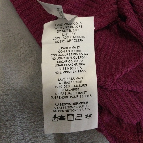 Express Ribbed Mock Neck Short Sleeve Tee Magenta Size L - Picture 10 of 10